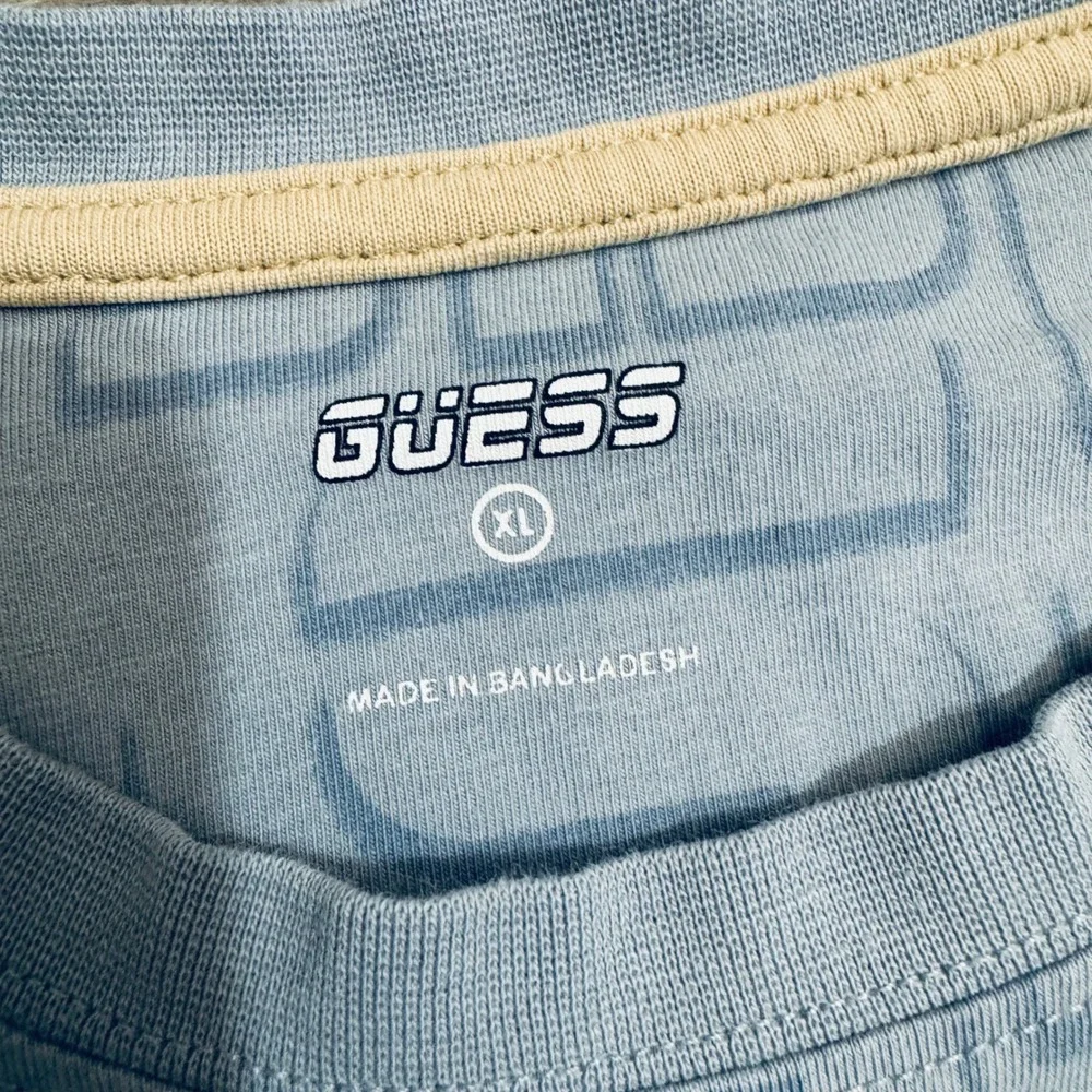 Guess Mens Active Nimbus T-Shirt XL Light Blue Logo Print Crew Neck Short Sleeve - Picture 4 of 12